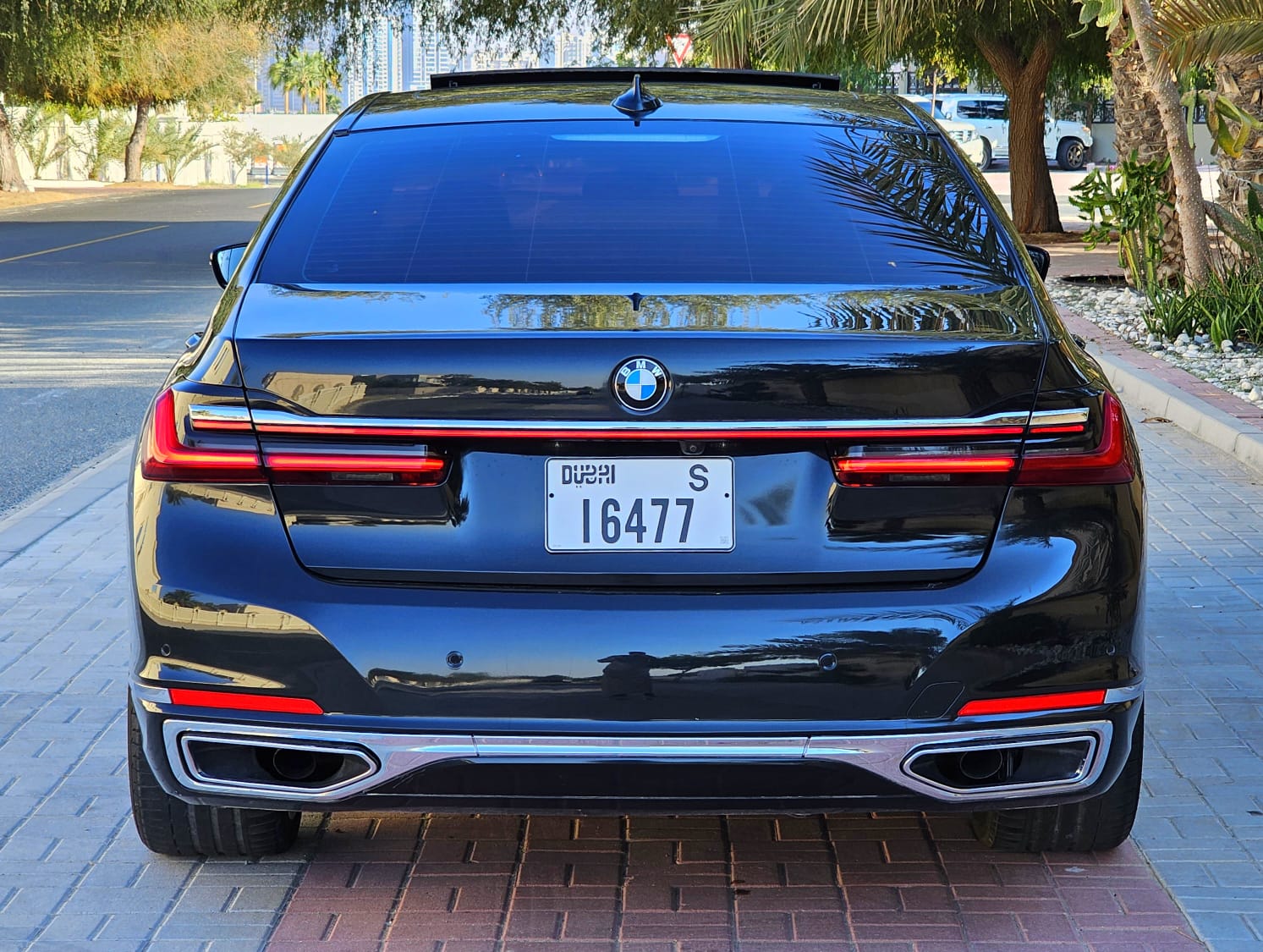 BMW 7 Series — фото 2