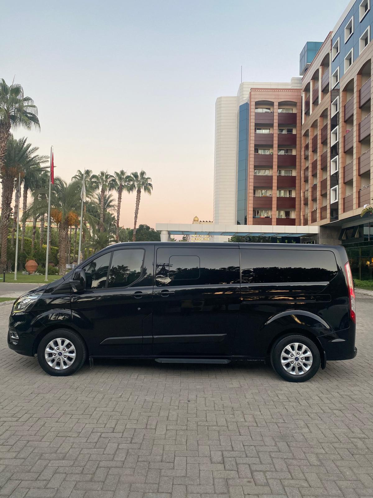 Ford Tourneo Custom — фото 2