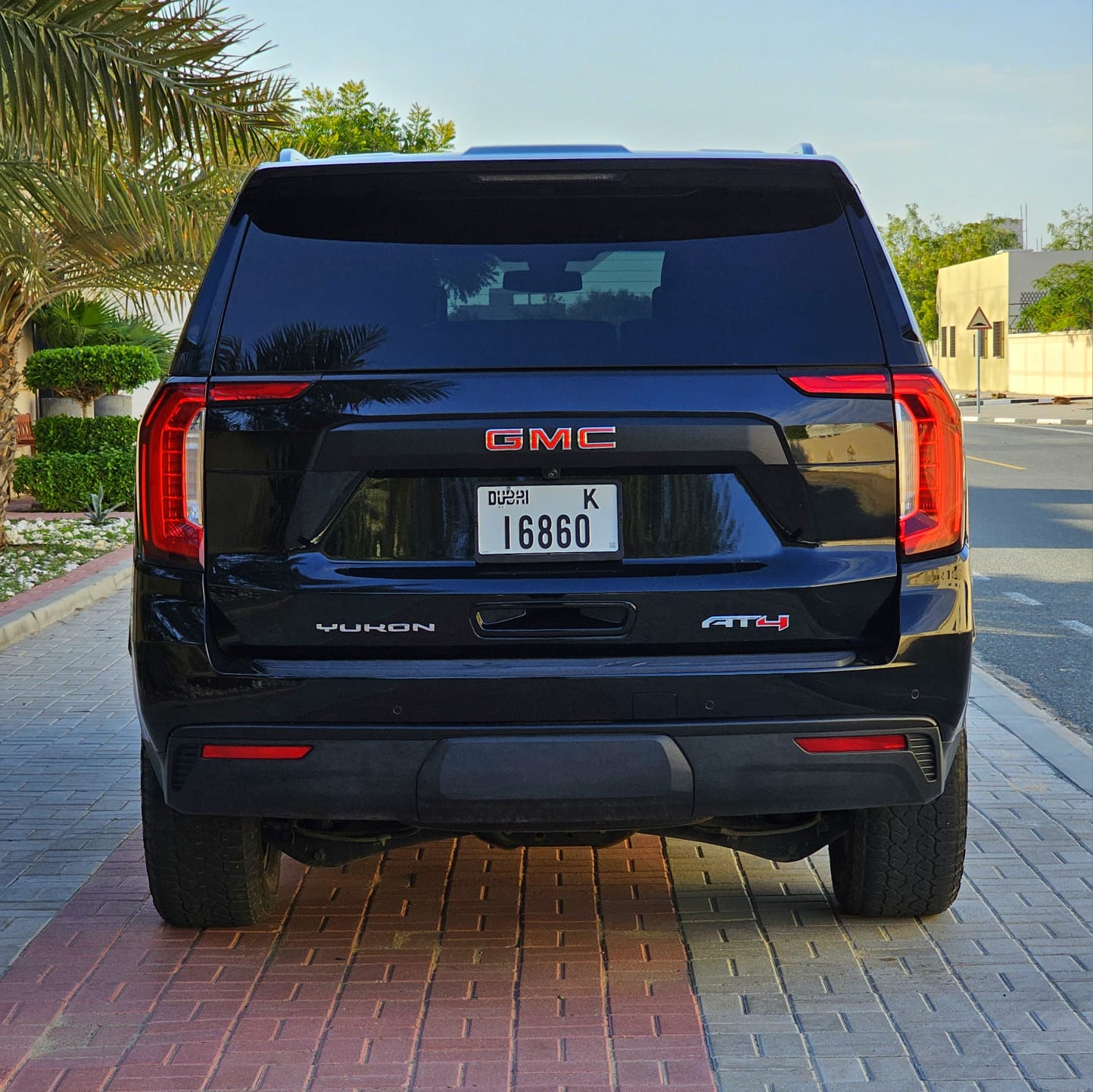 GMC Yukon AT4 — фото 2