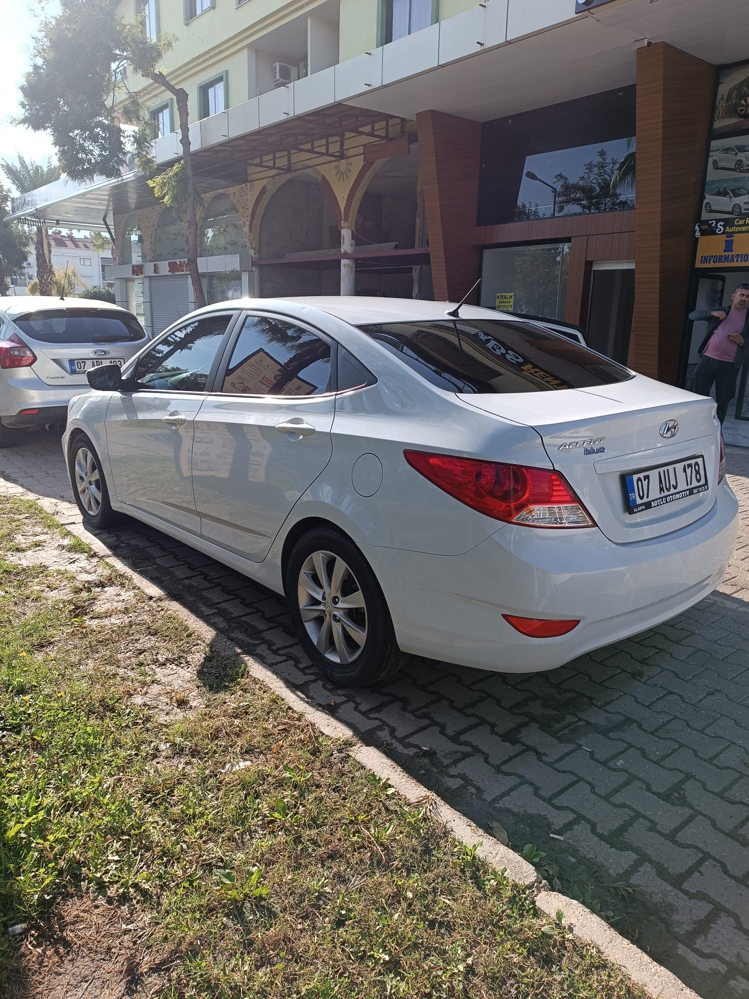 Hyundai Accent Blue 1.6 — фото 3