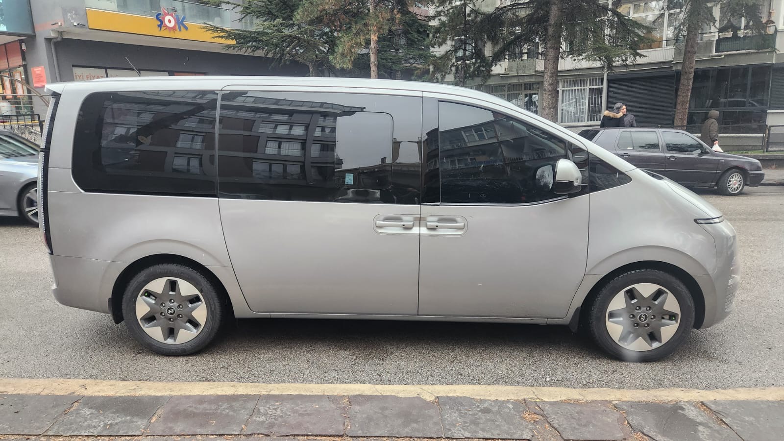 Hyundai Staria — фото 2