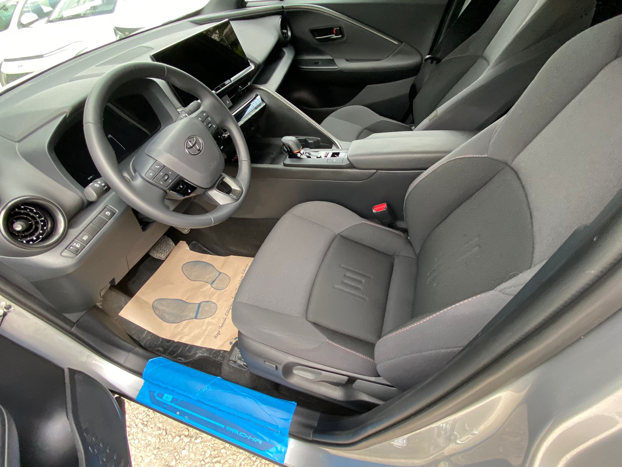 Toyota C-HR 2024 — фото 4